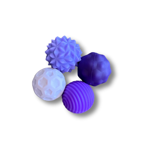 AttractaBalls - Medium 4 Pack