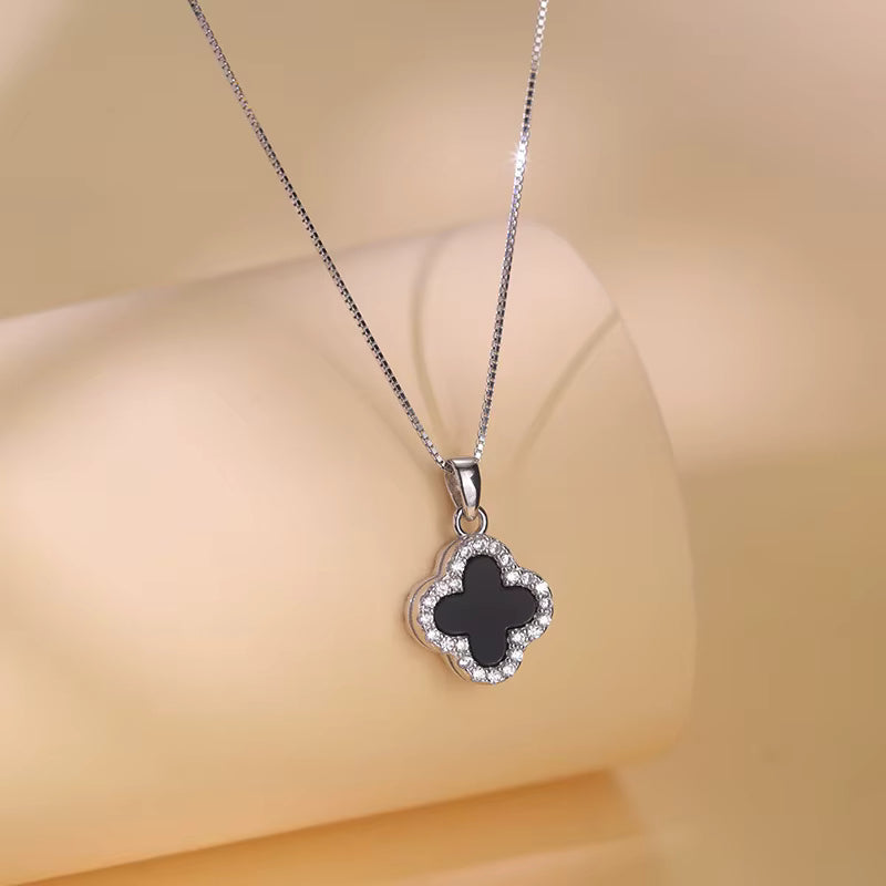 Fidget Clover Necklace