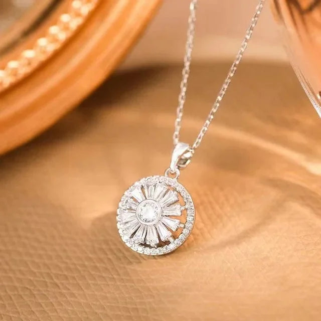 Fidget Daisy Necklace